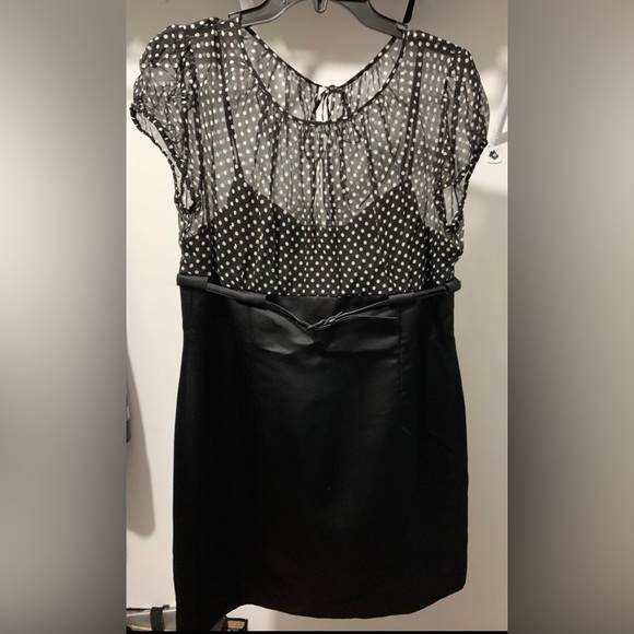 Tahari Arthur S Levine Dresses & Skirts - Tahari Arthur S. Levine Sheath Dress Black White Polka Dot Belted Scoop Neck 14